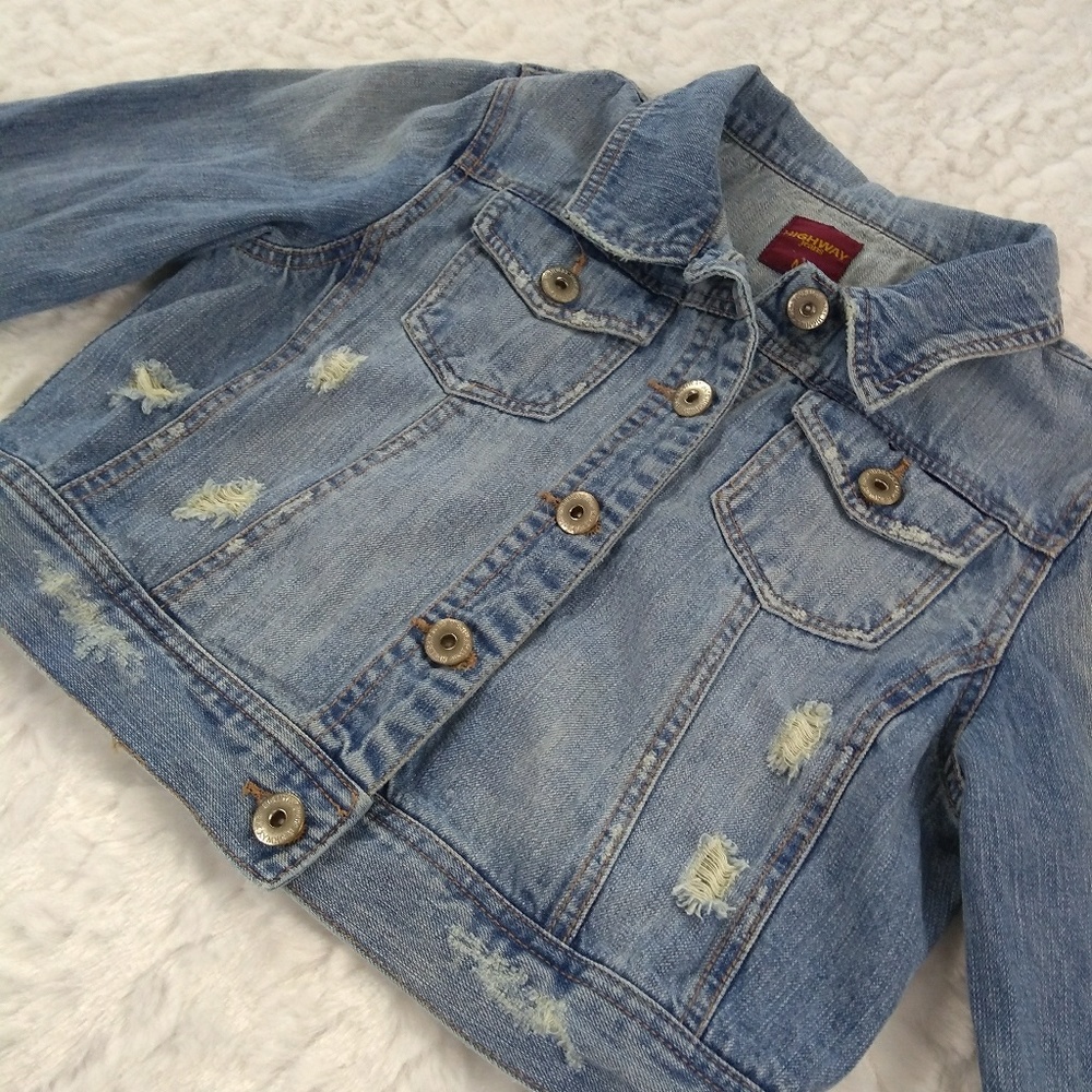 🌹Cropped Distressed Denim Jacket Sz M